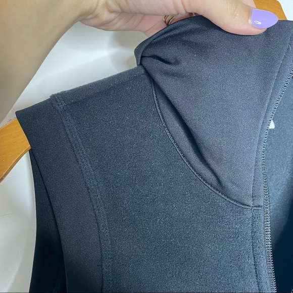 Columbia (WORN A FEW TIMES-NOT NEW- NO TAGS) Black Fleece Techy Trekker Vest - Picture 6 of 12